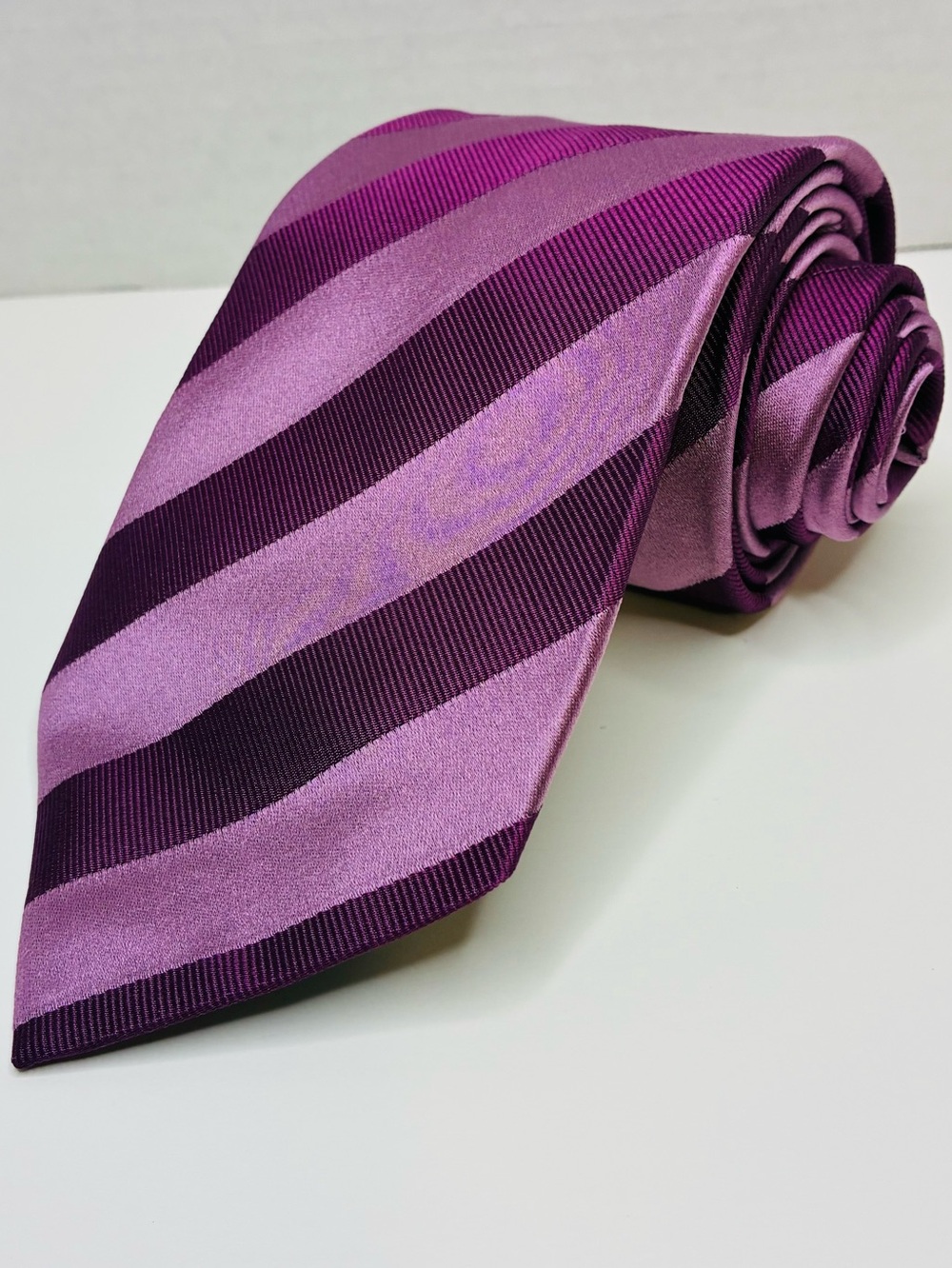 BOSS Hugo Boss Tie Mens Purple Violet Striped 100% Silk Necktie Italy Luxury 59”